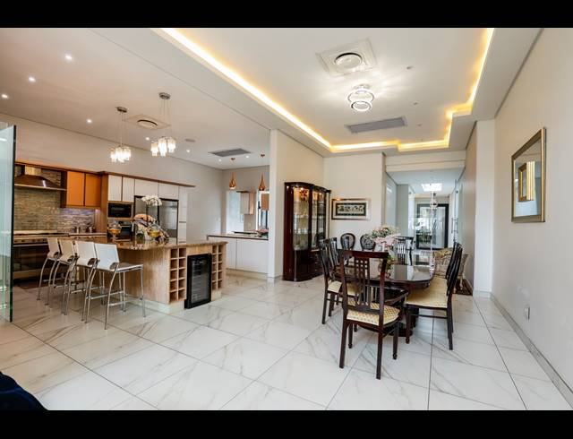 4 BEDROOM PENTHOUSE FOR SALE IN MORNINGSIDE
